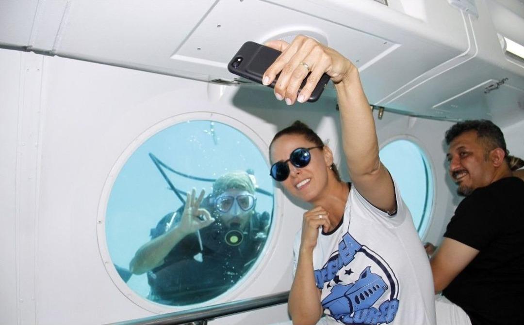 Niran &Uuml;nsal&rsquo;ın Denizaltı Keyfi