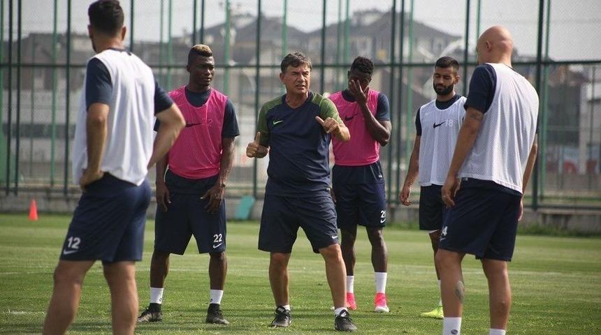 Adana Demirspor, Balıkesirspor Maçına Tam Kadro Hazırlanıyor