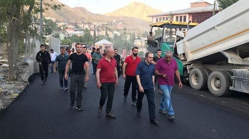 Hakkari Belediyesinden Yol Asfaltlama Çalışması