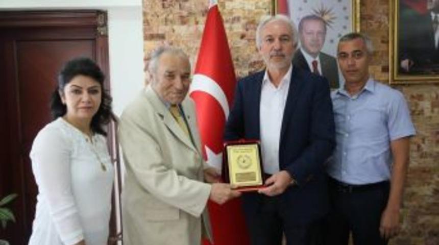 Thk&rsquo;dan Başkan Sara&ccedil;oğlu&rsquo;na Teşekk&uuml;r Plaketi