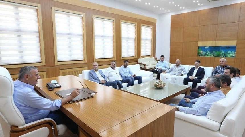 Başkan To&ccedil;oğlu, Adapazarıspor Kul&uuml;b&uuml; Ve Sag&uuml;sad&rsquo;ı Makamında Ağırladı