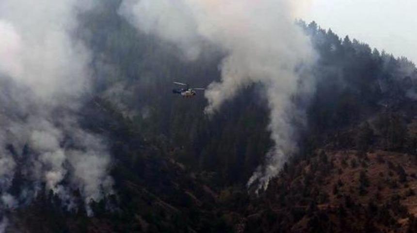 Oltu'daki Orman Yangını 4 G&uuml;nd&uuml;r S&uuml;r&uuml;yor