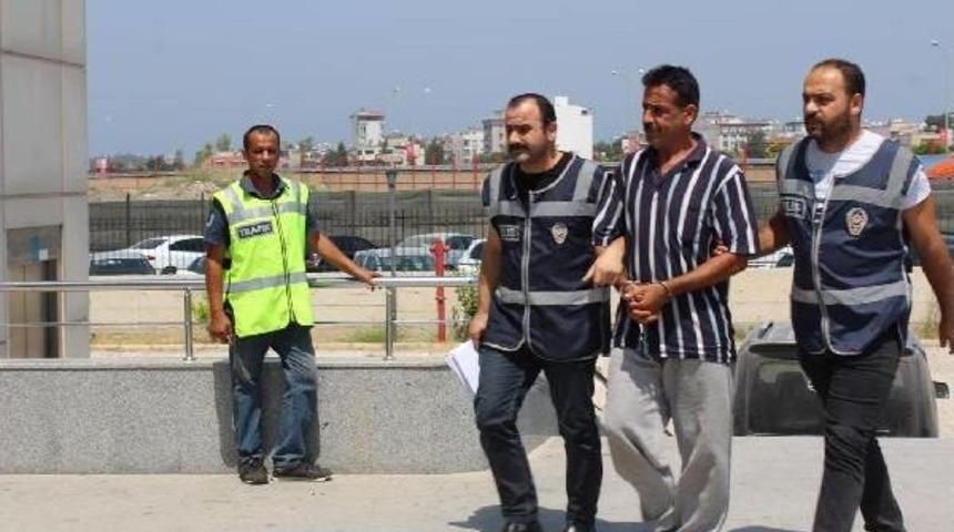 Babasını &Ouml;ld&uuml;rd&uuml;