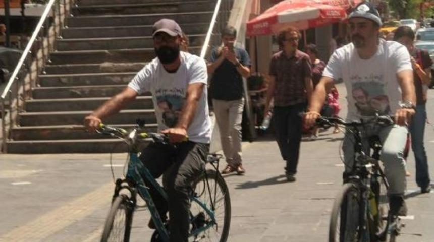 A&ccedil;lık Grevindeki G&uuml;lmen Ve &Ouml;zak&ccedil;a'ya Destek I&ccedil;in İstanbul'dan Bisikletleriyle Ankara'ya Gelen Gruptan 4 Kişi G&ouml;zaltına Alındı