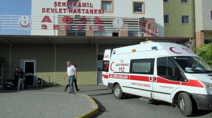 Oğlunu Korumaya &Ccedil;alışan Baba Canından Oldu