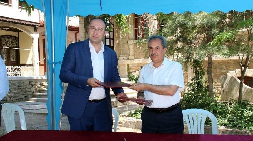 &ldquo;nasreddin Hoca D&uuml;nya Mizah K&ouml;y&uuml; Projesi&rdquo; İşbirliği Protokol&uuml; İmzalandı