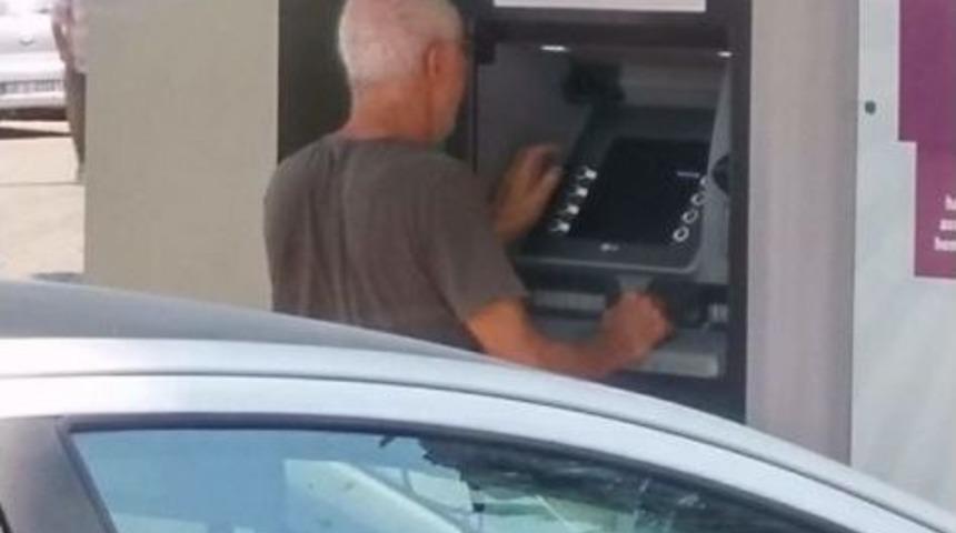 Şeşen, Tuvaleti &rsquo;şaşırdı&rsquo;