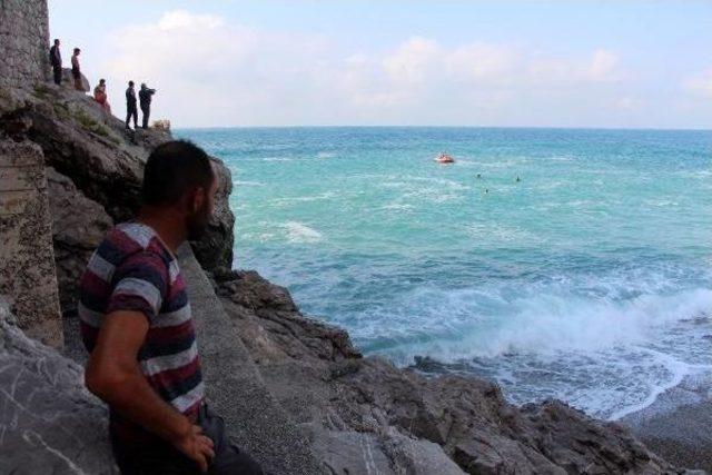 Zonguldak'ta Denize Giren Inşaat Işçisi Kayboldu