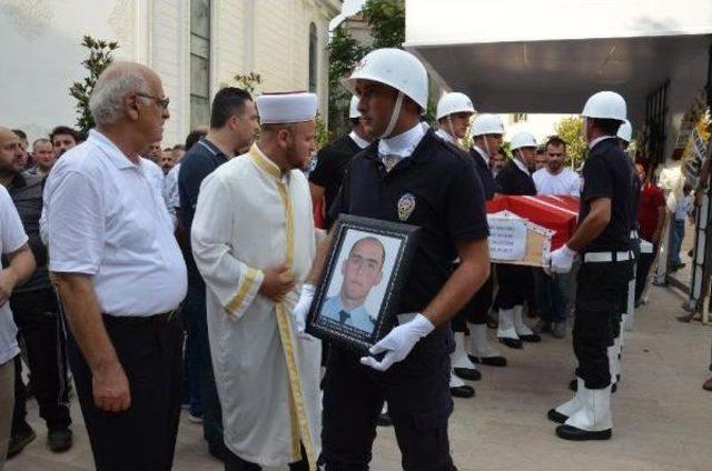 Trafik Kazasında Ölen Polis Toprağa Verildi