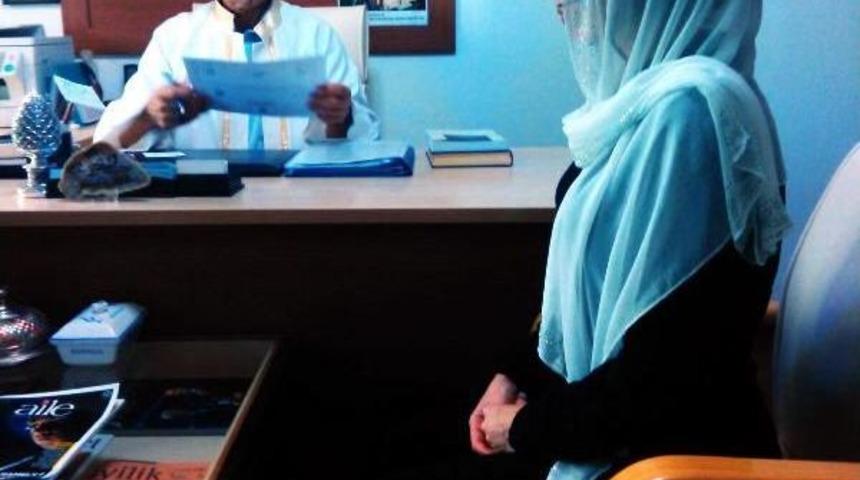 M&uuml;sl&uuml;man Oldu, Ardından Nikah Masasına Oturdu