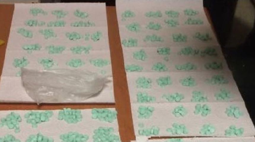 Ş&uuml;pheli Ara&ccedil;tan Bin 256 Adet Uyuşturucu Hap &Ccedil;ıktı