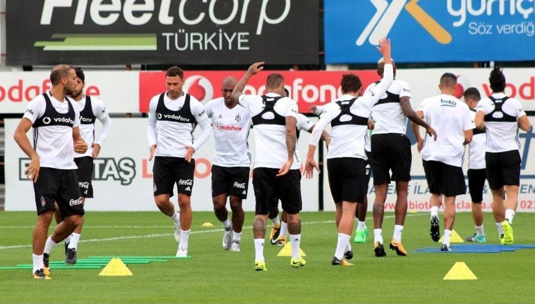 Lens Sahaya İndi, Beşiktaş Hazırlıklarını S&uuml;rd&uuml;rd&uuml;