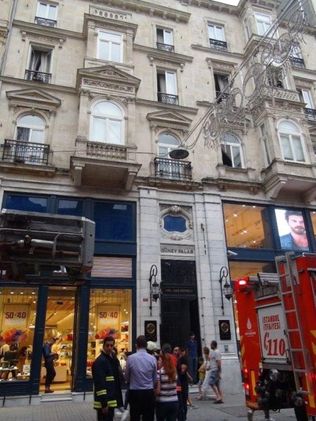 İstiklal Caddesi’nde Yangın Paniği