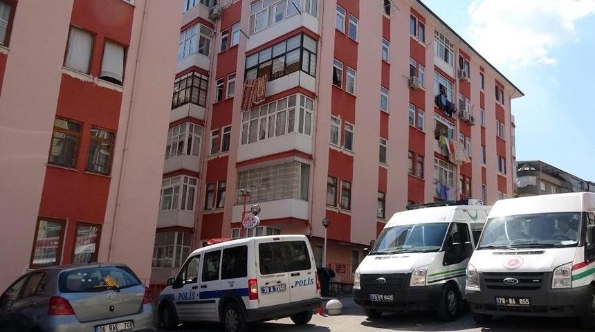 Yalnız Yaşadığı Evinde &Ouml;l&uuml; Olarak Bulundu