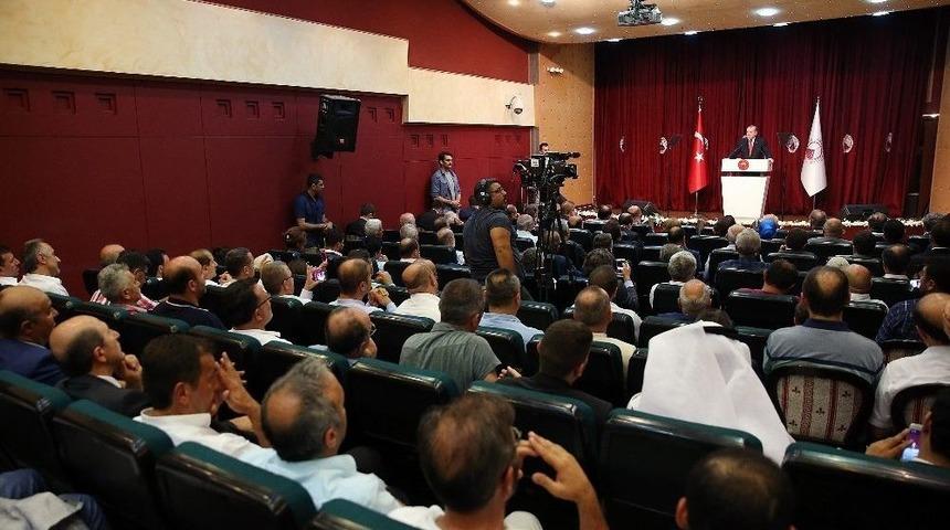 Cumhurbaşkanı Erdoğan, Trabzon&rsquo;da Partililerle Bir Araya Geldi