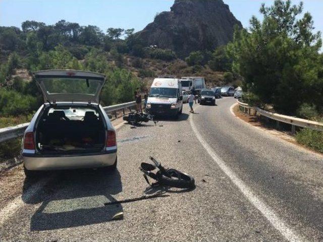 Foça’Da Trafik Kazası:1'i Ağır 3 Yaralıı