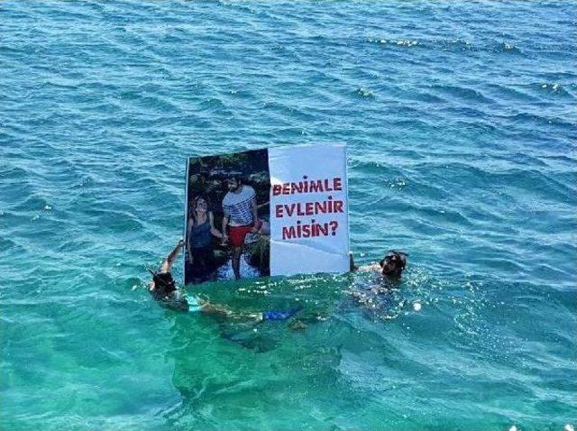 Boğaz Turunda Sürpriz Evlilik Teklifi