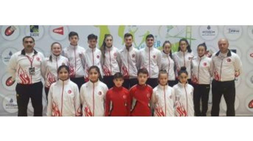 Milli Badmintoncular Turnuvalara Katılacaklar