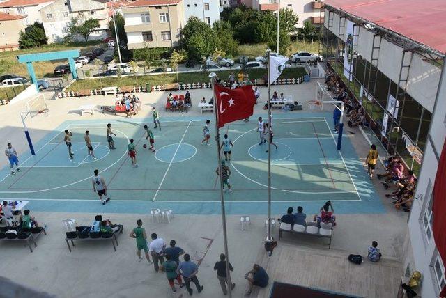 Takımını Kur Sahaya Çık Sokak Basketbolu Turnuvası