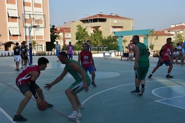 Takımını Kur Sahaya Çık Sokak Basketbolu Turnuvası