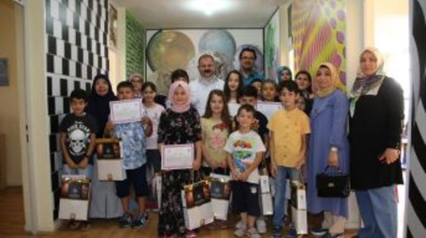 Deneme Ve Bilim Merkezi &Ouml;ğrencileri Sertifikalarını Aldı