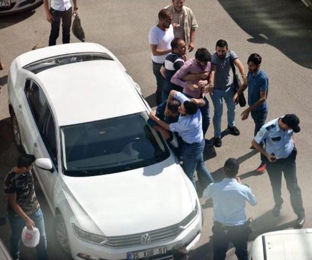 Polis Önce Biber Gazı Sıktı, Sonra Su Dökerek Yardım Etti