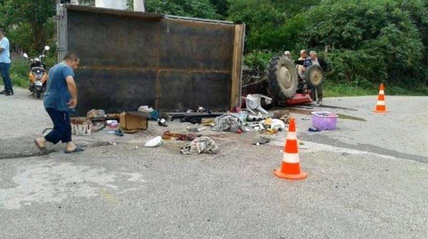 D&uuml;zce'de Fındık Iş&ccedil;ilerini Taşıyan Trakt&ouml;r Devrildi: 18 Yaralı