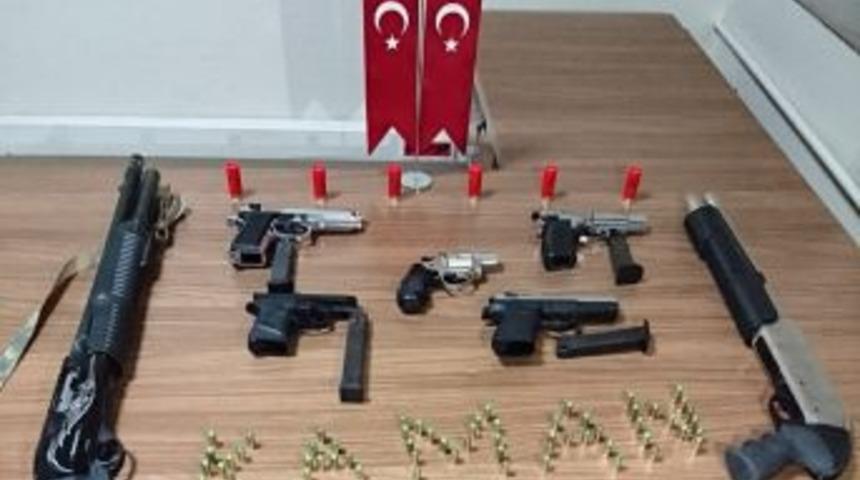 Kaman Emniyetinden D&uuml;ğ&uuml;nlere Operasyon 5 Silah 2 Pompalı T&uuml;feğe El Konuldu