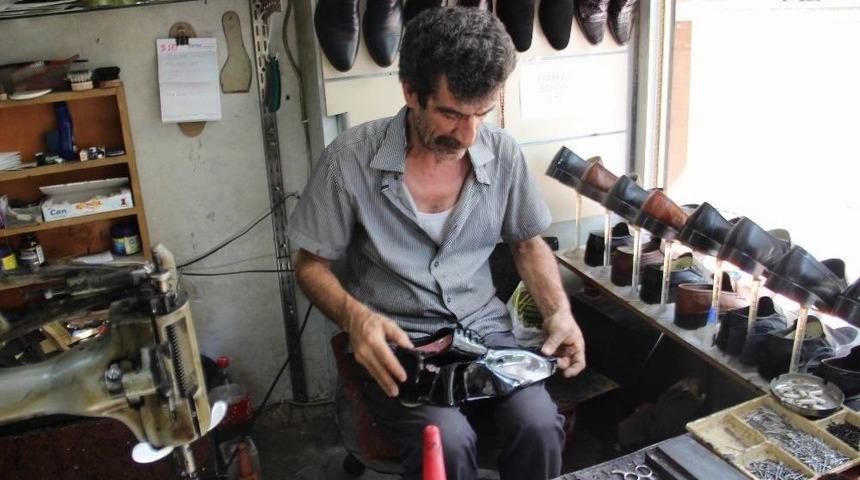 Kundura Ustaları &Ccedil;ırak Yetiştiremiyor