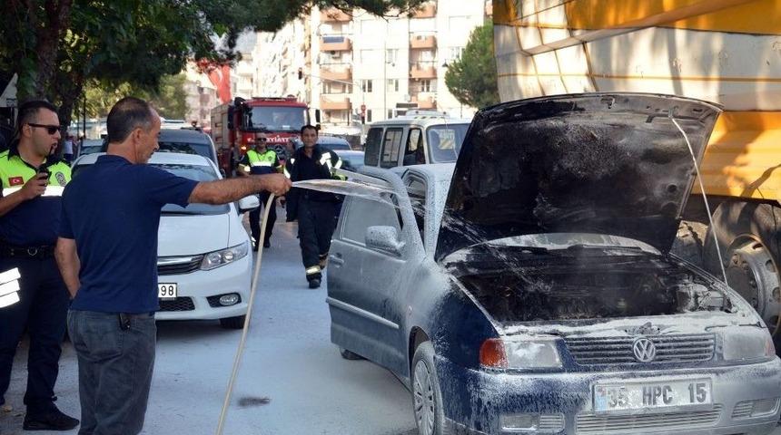 Manisa&rsquo;da Seyir Halindeki Ara&ccedil; Yandı