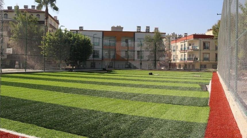 Akdeniz&rsquo;de 5 Mahalleye Yeni Spor Sahası Ve Park