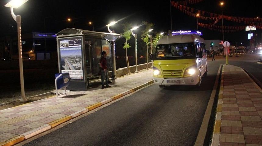 Van&rsquo;da Otob&uuml;s Durakları Işıl Işıl