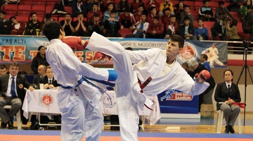 Karateye Erzurum Damgası