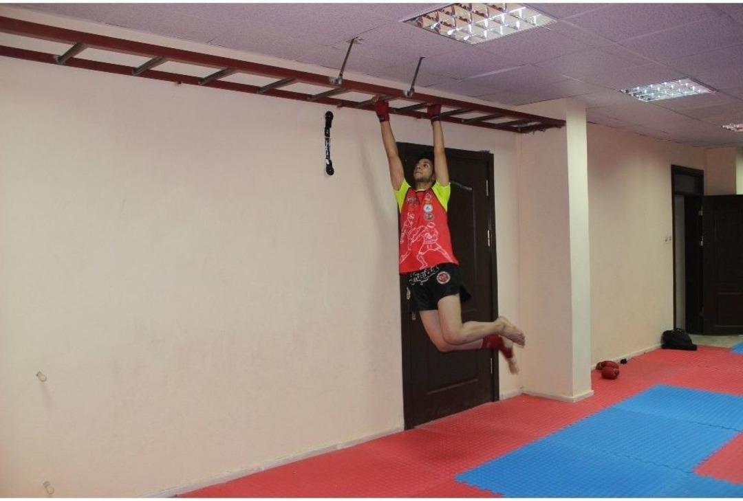 Muay Thai Sporcularından Siverek&rsquo;e 2 Altın Kemer