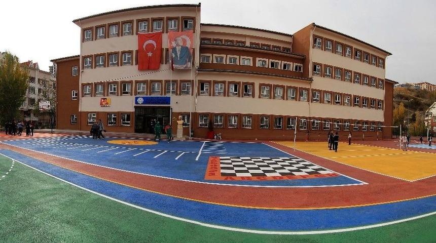 Çankaya’daki Okullarda Tadilat Başladı