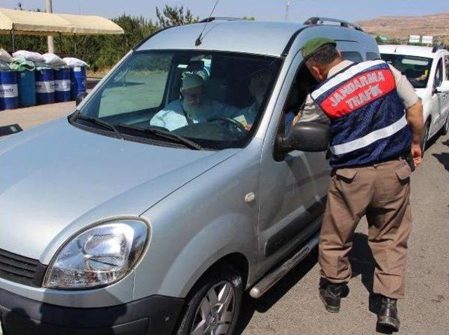 Kendi Isteğiyle Trafik Uygulamasına Girdi, Ceza Yedi