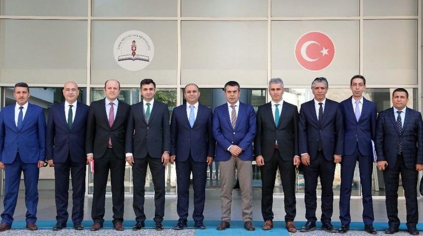 &Ouml;ğretmenler İ&ccedil;in Hizmeti&ccedil;i Eğitimler Yoğun Ge&ccedil;ecek