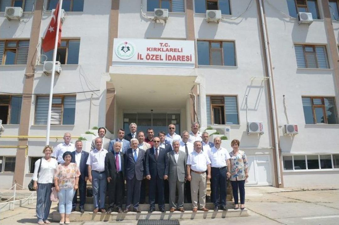 Vali &Ccedil;ift&ccedil;i&rsquo;nin Kamu Kurumu Gezileri