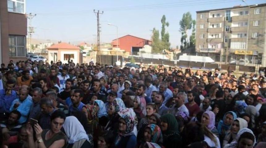 Y&uuml;ksekova'da 200 Kişilik Ge&ccedil;ici Işe 6 Bin 280 Başvuru