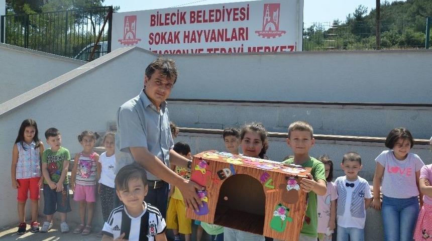 Miniklerden Sokak Hayvanları Tedavi Ve Rehabilitasyon Merkezine Ziyaret