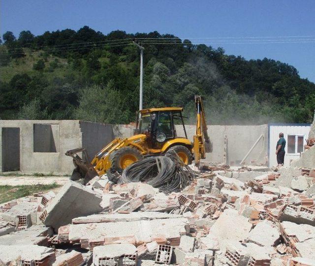 Körfez’de Kaçak Yapıya İzin Yok