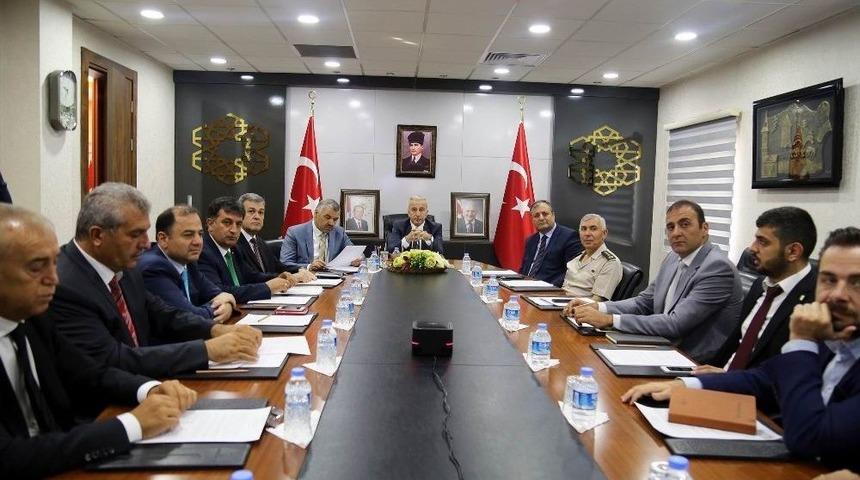 Vali Kam&ccedil;ı: &ldquo;kayserispor, Takımı Ve Taraftarıyla En Centilmen Takım Olmalı&rdquo;