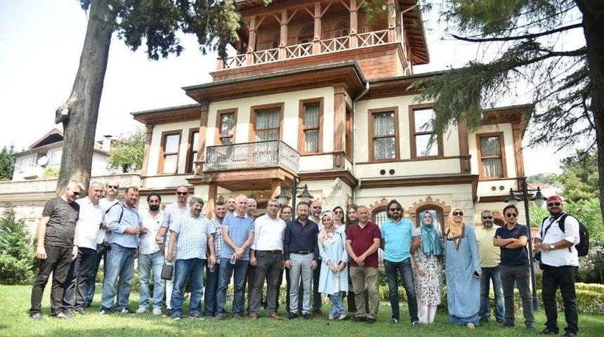 Başkan Doğan, Kocaeli Fotoğraf&ccedil;ılar Odası &Uuml;yeleriyle Bir Araya Geldi