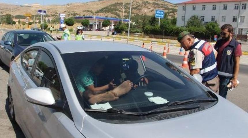 Kendi Isteğiyle Trafik Uygulamasına Girdi, Ceza Yedi (2)