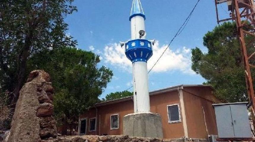 Ayvacık'ta Depremzedelere Prefabrik Cami