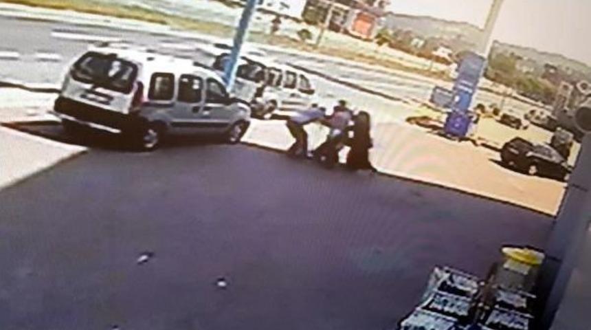 Kayınpederini Bı&ccedil;aklayıp Sopayla D&ouml;vd&uuml;