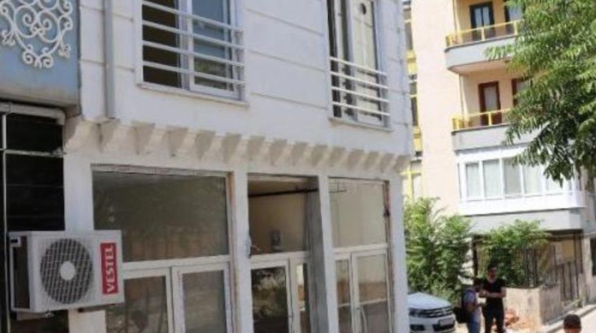 2'nci Kattan D&uuml;şen Marangoz Yaralandı