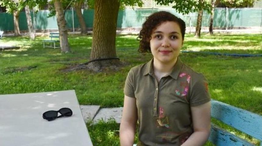 G&ouml;rme Engelli Lys Birincisi Fulya, Boğazi&ccedil;i &Uuml;niversitesi'ne Yerleşti