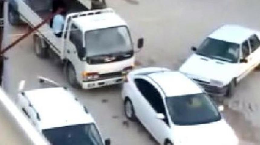 D&uuml;ğ&uuml;n Konvoyunda Pompalı T&uuml;fekli Maganda G&ouml;r&uuml;nt&uuml;leri