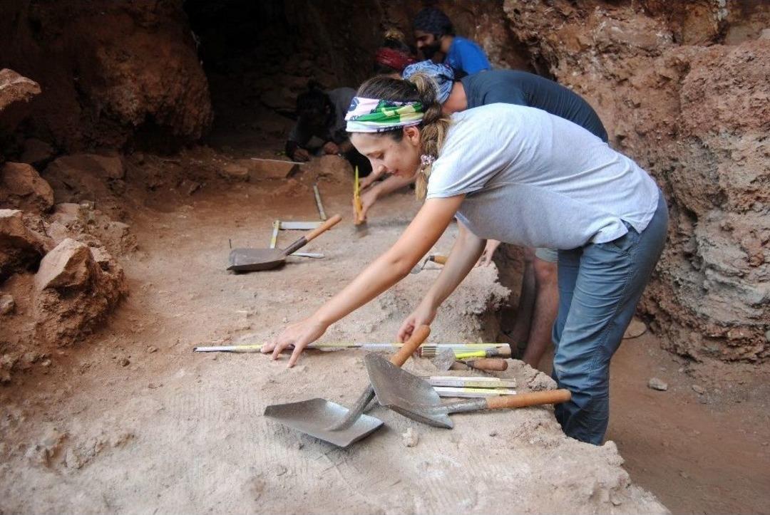 İlk Modern İnsanların Yaşadığı D&uuml;ş&uuml;n&uuml;len Mağara